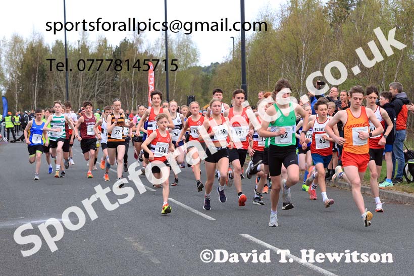 Boys and Girls under-15s, 2025 Elswick Harriers Good Friday Road Relays, Newburn, Newcastle upon Tyne. Photo: David T. Hewitson/Sports for All Pics